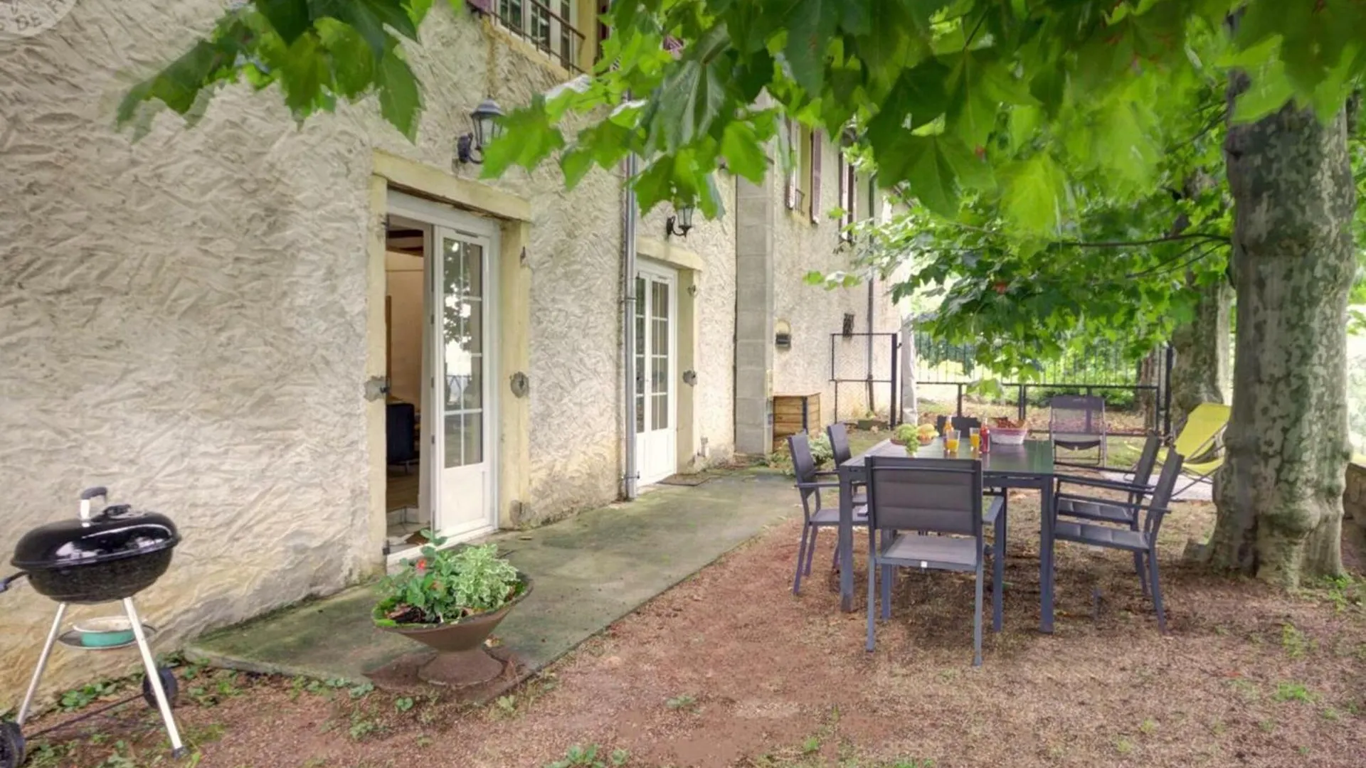 Saint-Denis-de-Cabanne Gite Charmant Avec Spa Privatif, Cheminee, Jardin De 2000M², A La Campagne, Proche Loire Et Saone-Et-Loire - Fr-1-496-230 빌라 프랑스
