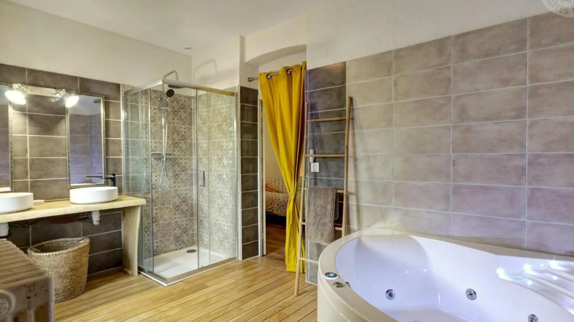 Saint-Denis-de-Cabanne Gite Charmant Avec Spa Privatif, Cheminee, Jardin De 2000M², A La Campagne, Proche Loire Et Saone-Et-Loire - Fr-1-496-230 빌라 펜션