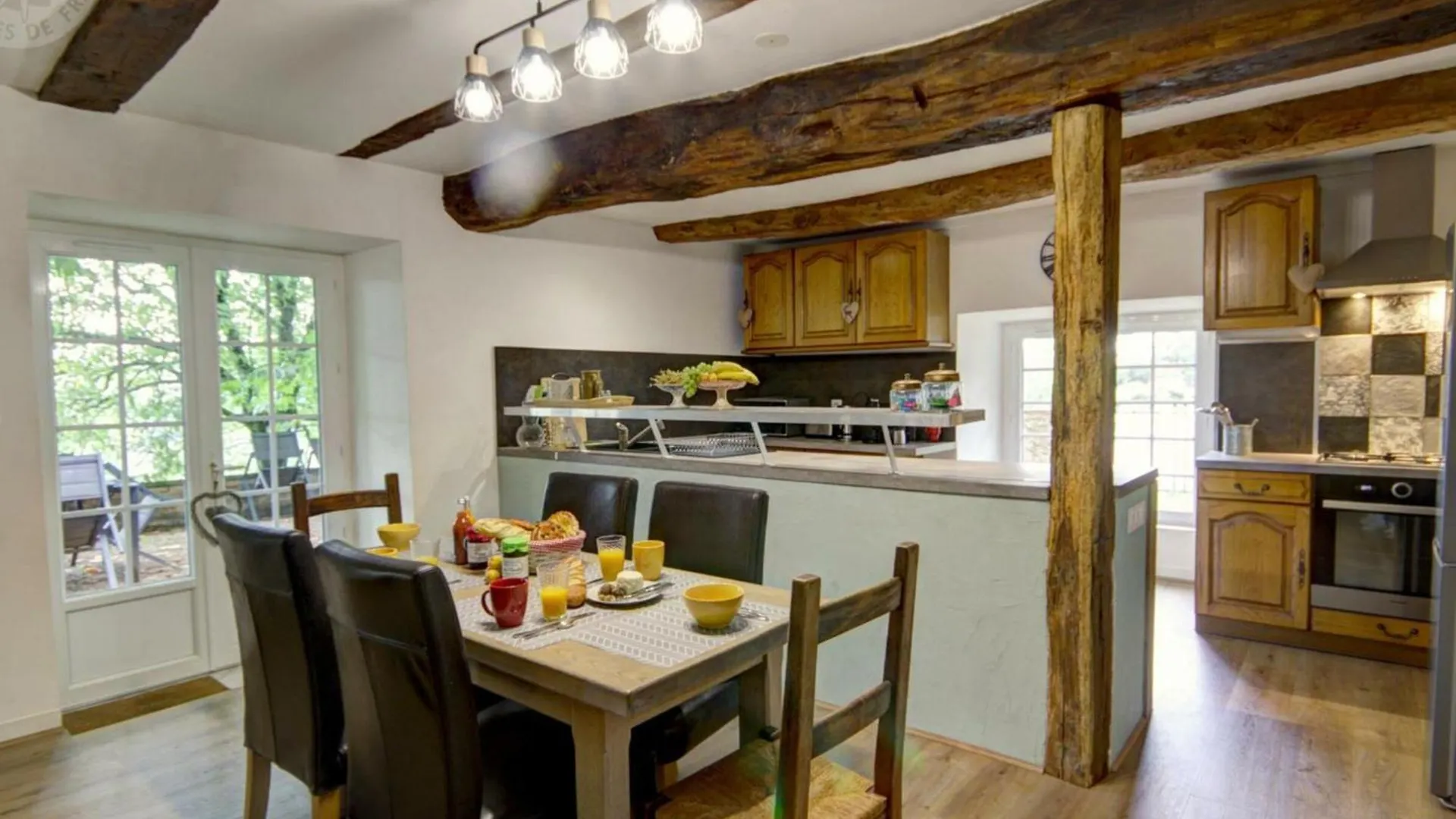 Saint-Denis-de-Cabanne Gite Charmant Avec Spa Privatif, Cheminee, Jardin De 2000M², A La Campagne, Proche Loire Et Saone-Et-Loire - Fr-1-496-230 빌라 펜션