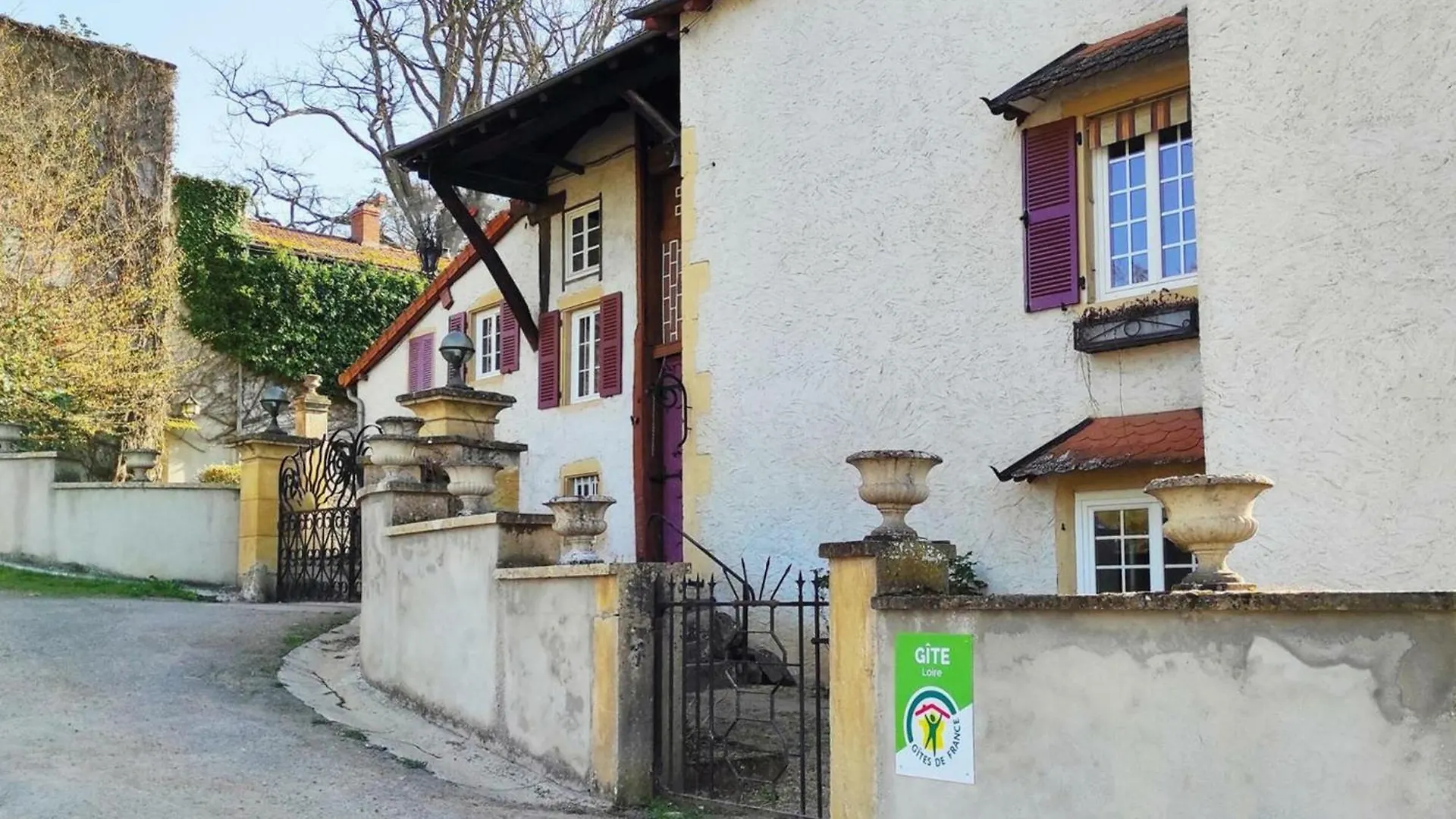 Saint-Denis-de-Cabanne Gite Charmant Avec Spa Privatif, Cheminee, Jardin De 2000M², A La Campagne, Proche Loire Et Saone-Et-Loire - Fr-1-496-230 빌라